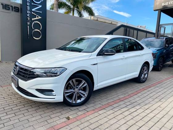 VOLKSWAGEN JETTA 2.0 TSI HIGHLINE 211CV GASOLINA 4P TIPTRONIC VOLKSWAGEN JETTA 2.0 TSI HIGHLINE 211CV GASOLINA 4P TIPTRONIC